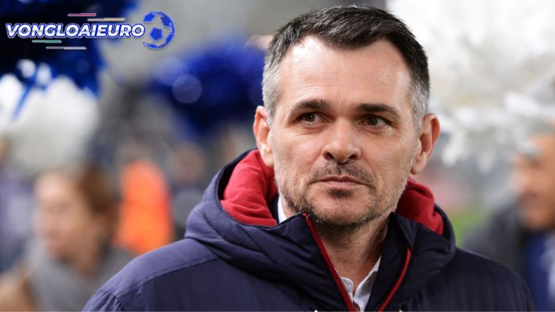 Huấn luyện viên Willy Sagnol