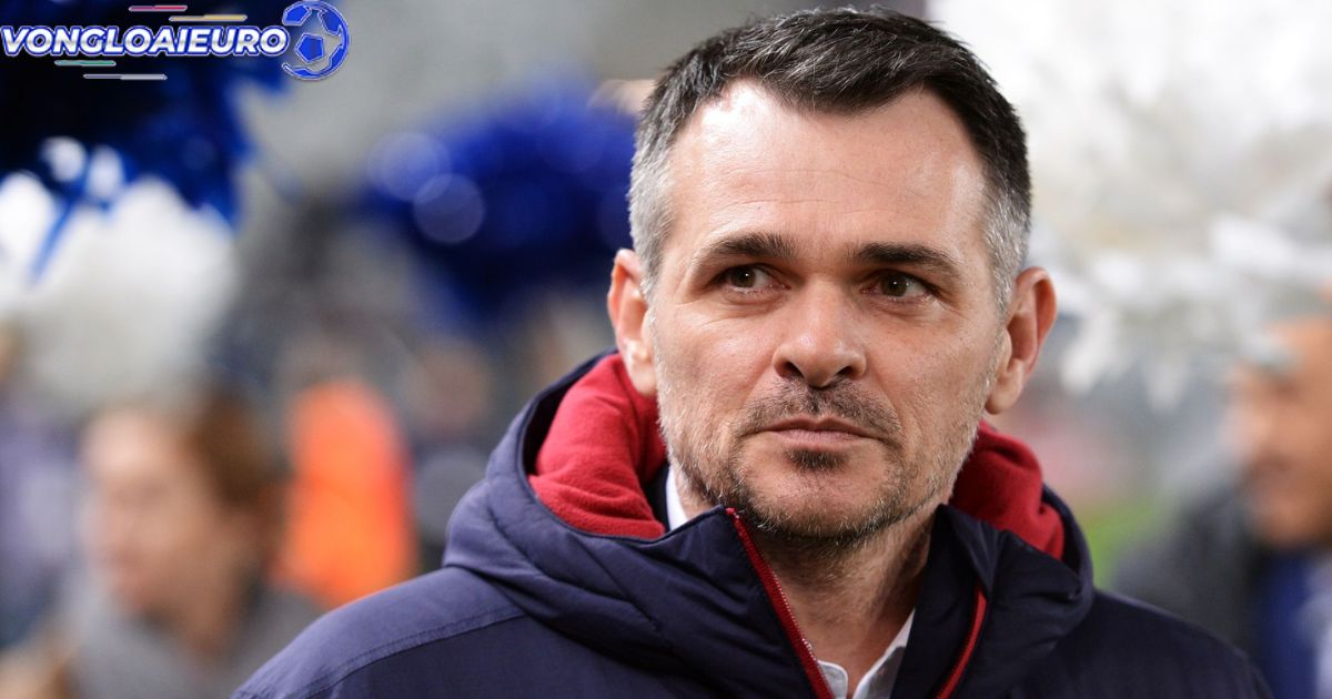 Huấn luyện viên Willy Sagnol